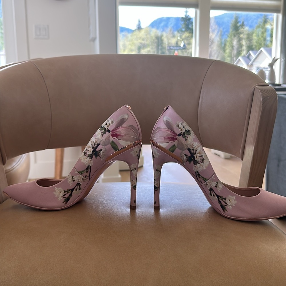 Ted Baker Pink Floral Women's Heels - Picture 5 of 6